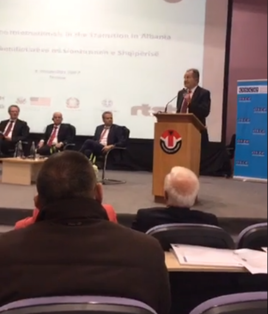 VIDEO/ ‘Integrimi arrihet me reforma’, Prodi në Tiranë: Tregoni vullnet për drejtësinë dhe luftën kundër krimit