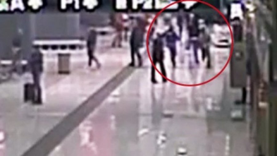 VIDEO/ 44-vjeçari shqiptar i vdes në duar policëve italianë në aeroportin e Malpensas, ja emri