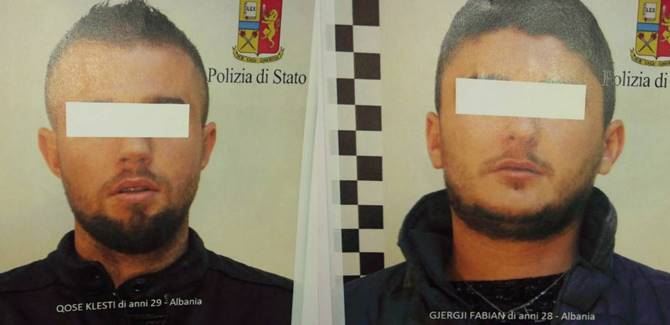 FOTO & EMRA/ Itali, “Kali i zi” prangos dy trafikantë shqiptarë, ja ku e fshihnin drogën