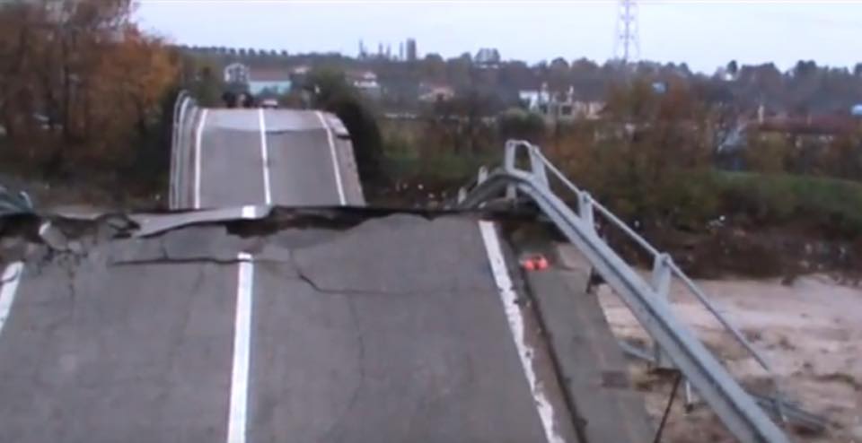 FOTO/Tenderat qe ben Edi Rama dhe tenderat qe beri Sulltani