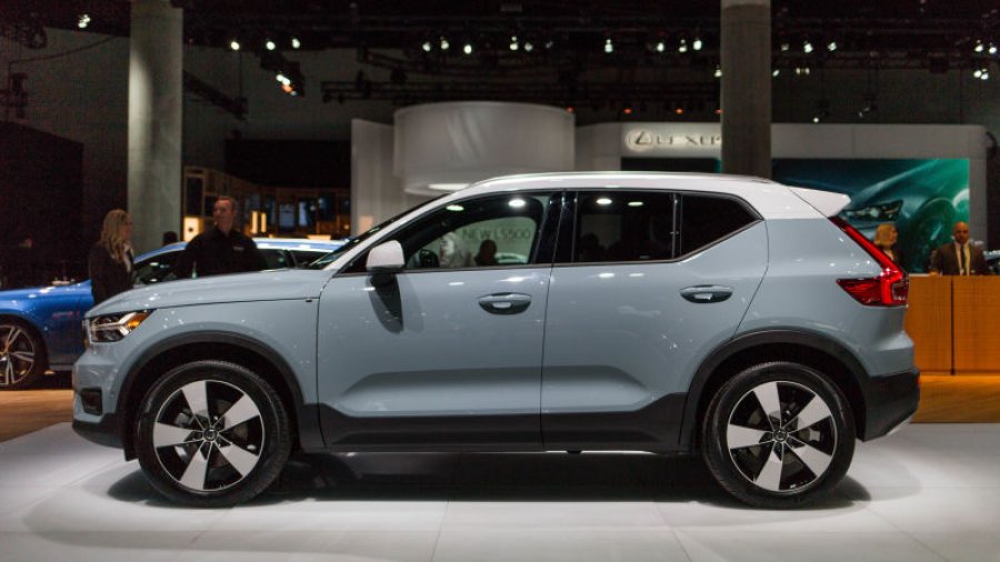 FOTO GALERI/ Mrekullia e Volvos, modeli XC40 ja kalon edhe Audit e BMW-së, ja arsyeja…