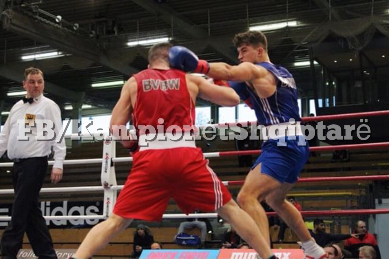 FOTO GALERI/ Shqiptarët që na nderojnë, djaloshi Xhek Paskali shpallet kampion i Gjermanisë në boks