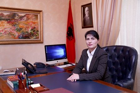 EKSLUZIVE/Prezantimi zyrtar i Arta Markut, heq termin “i perkohshem”