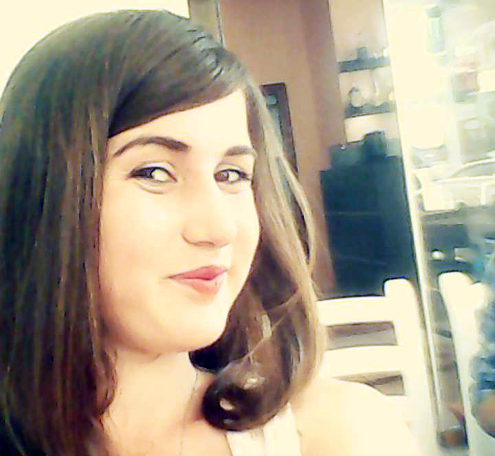 Në Dukas, ku ka pllakosur zia për Arielën dhe revolta për pabesinë e familjes së Aldisonit