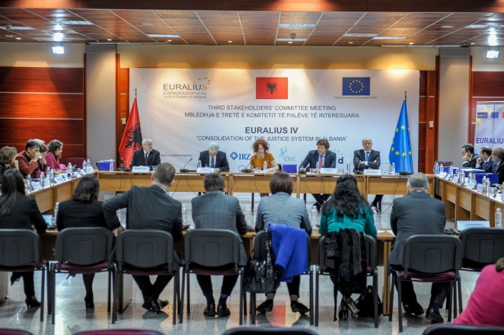 Shpërthen ish-ministri: EURALIUS zorrë qorre e Edi Ramës