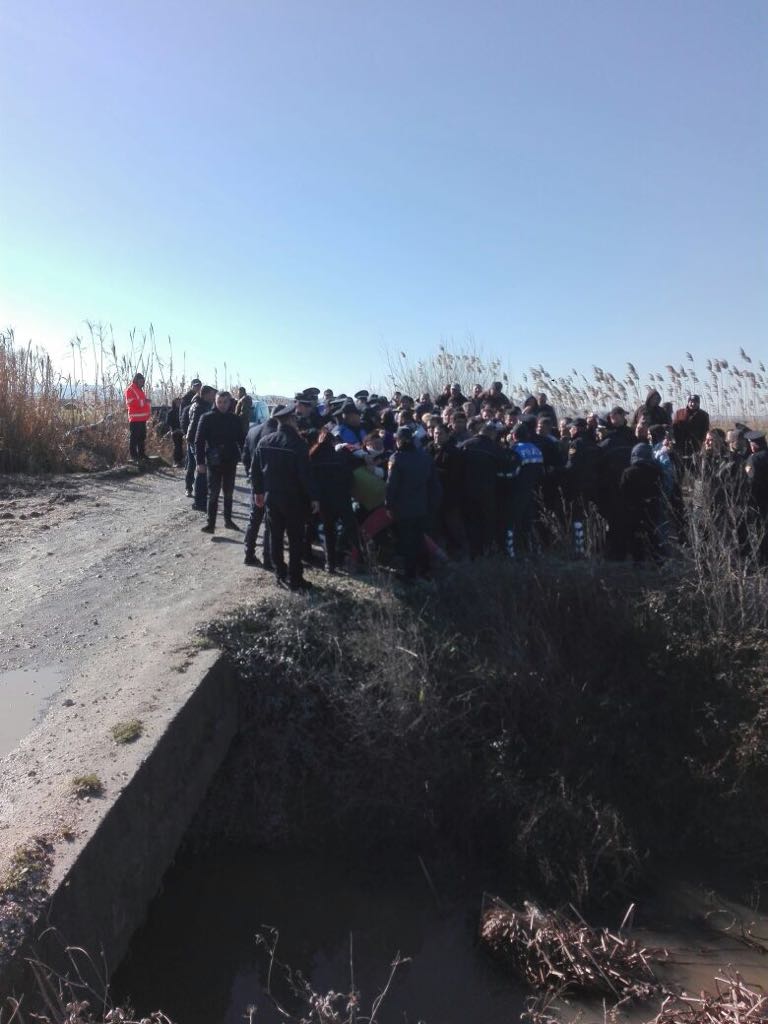 FOTO & VIDEO GALERI/ Fier, kundër inceleratorit – Pamje të rënda, policia dhunon banorët e Mbrostarit