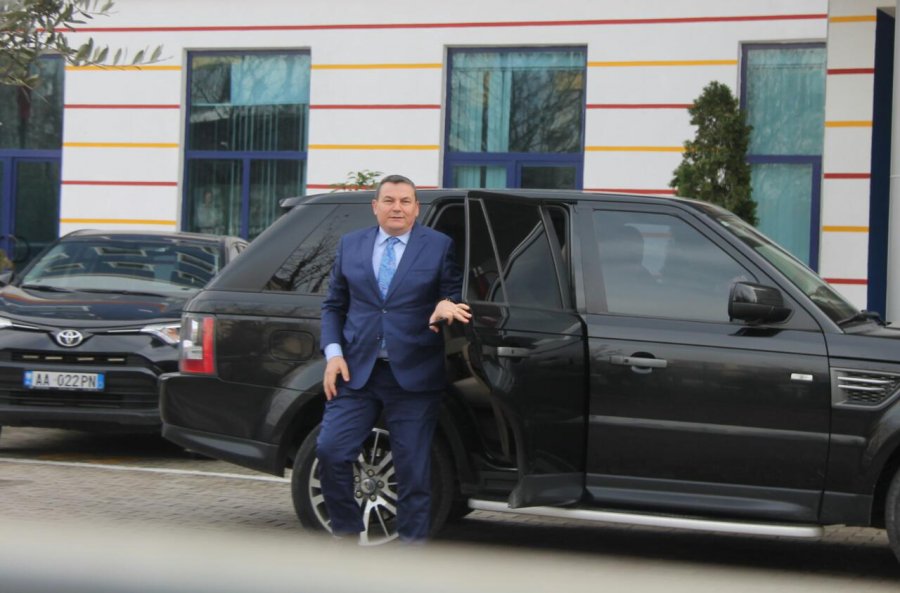 FOTO GALERI/ Ja ç’bëri dhe si e priti Haki Çako shkarkimin si kryepolic