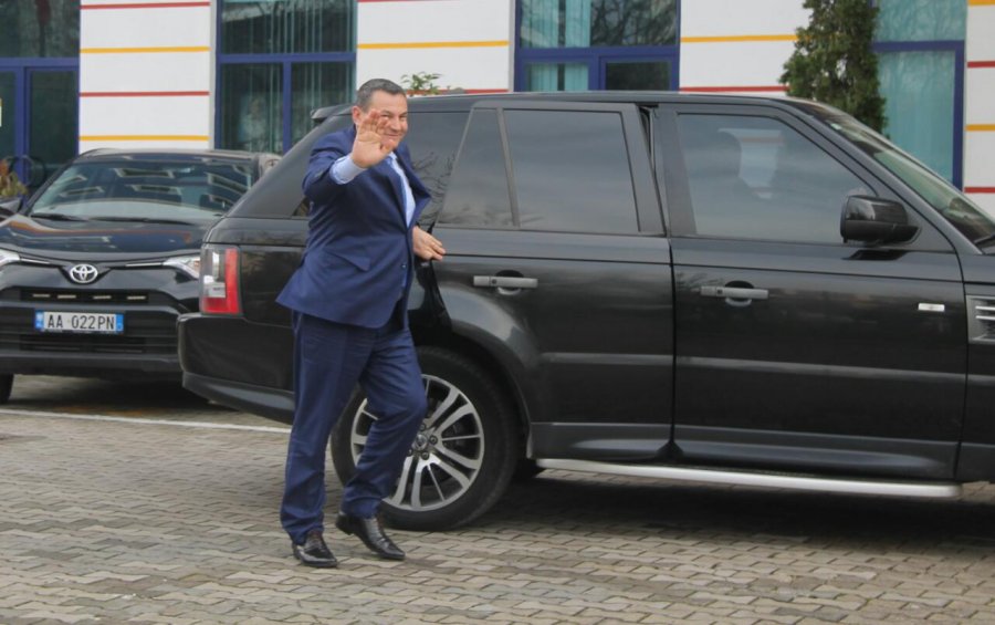 FOTO GALERI/ Ja ç’bëri dhe si e priti Haki Çako shkarkimin si kryepolic