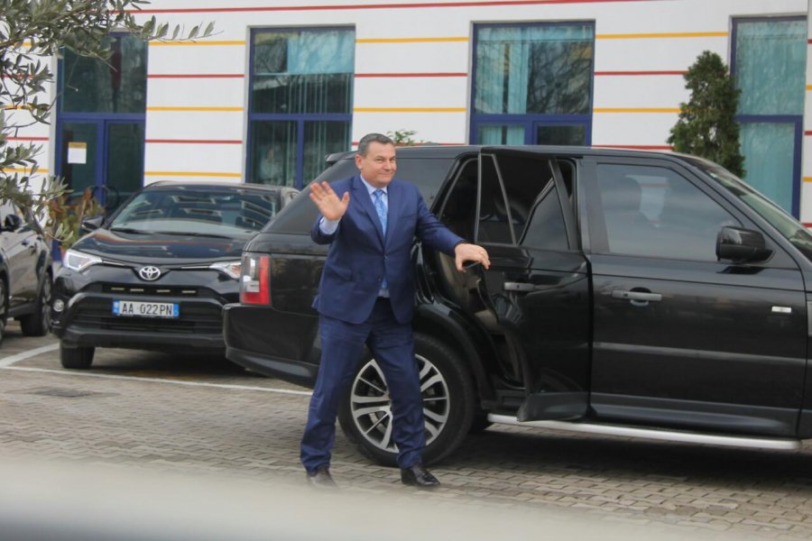 FOTO GALERI/ Ja ç’bëri dhe si e priti Haki Çako shkarkimin si kryepolic