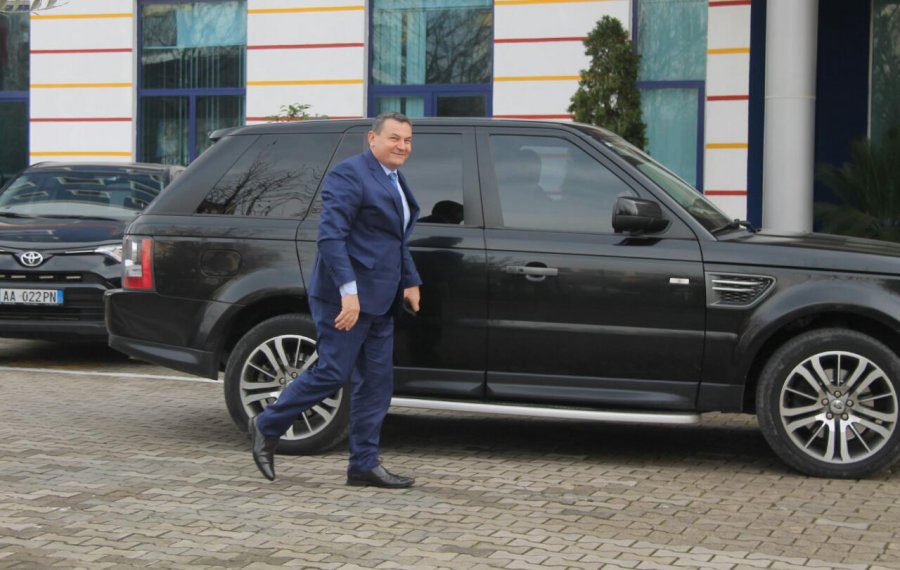 FOTO GALERI/ Ja ç’bëri dhe si e priti Haki Çako shkarkimin si kryepolic