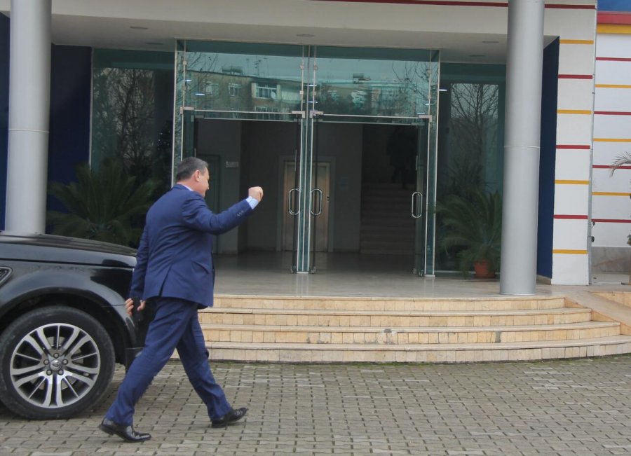 FOTO GALERI/ Ja ç’bëri dhe si e priti Haki Çako shkarkimin si kryepolic