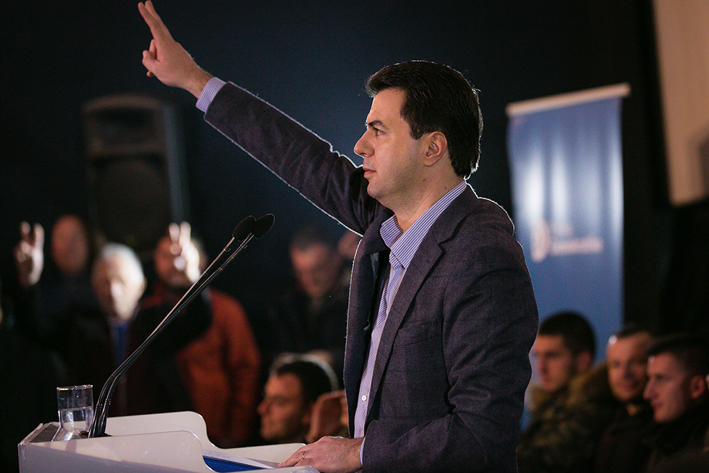 FOTO GALERI/ Lulzim Basha: Shpresa e shqiptarëve është largimi i Edi Ramës, një orë e më parë