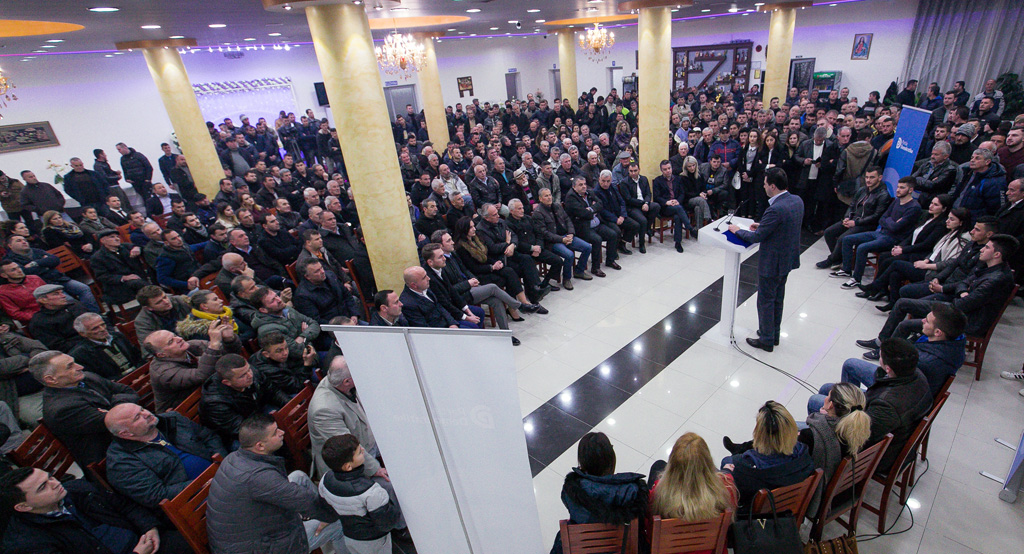 Basha: Rama rrit taksat dhe çmimet për njerëzit e zakonshëm, por u heq taksat hoteleve me 5 yje