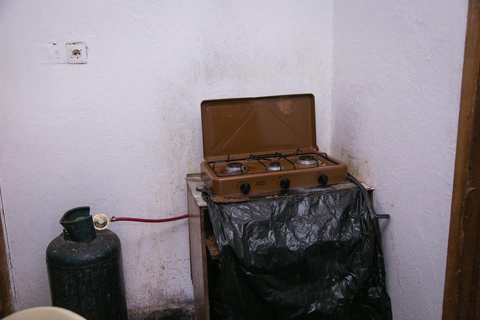 FOTO GALERI/ Mesazhi i fortë i Lulzim Bashës – Fotot e mjerimit, lufta për bukën e gojës