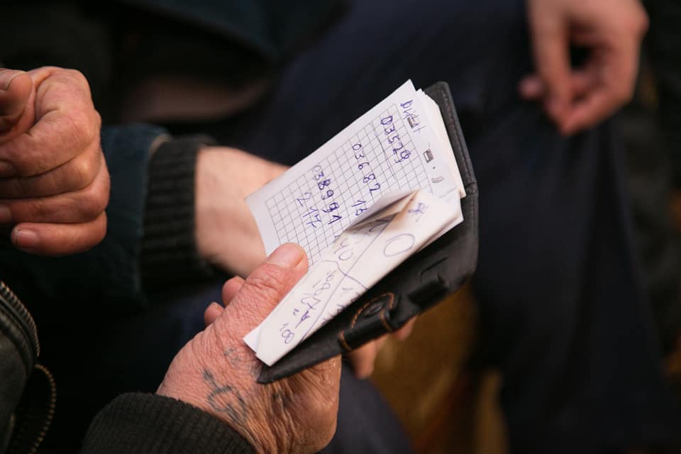 FOTO GALERI/ Mesazhi i fortë i Lulzim Bashës – Fotot e mjerimit, lufta për bukën e gojës