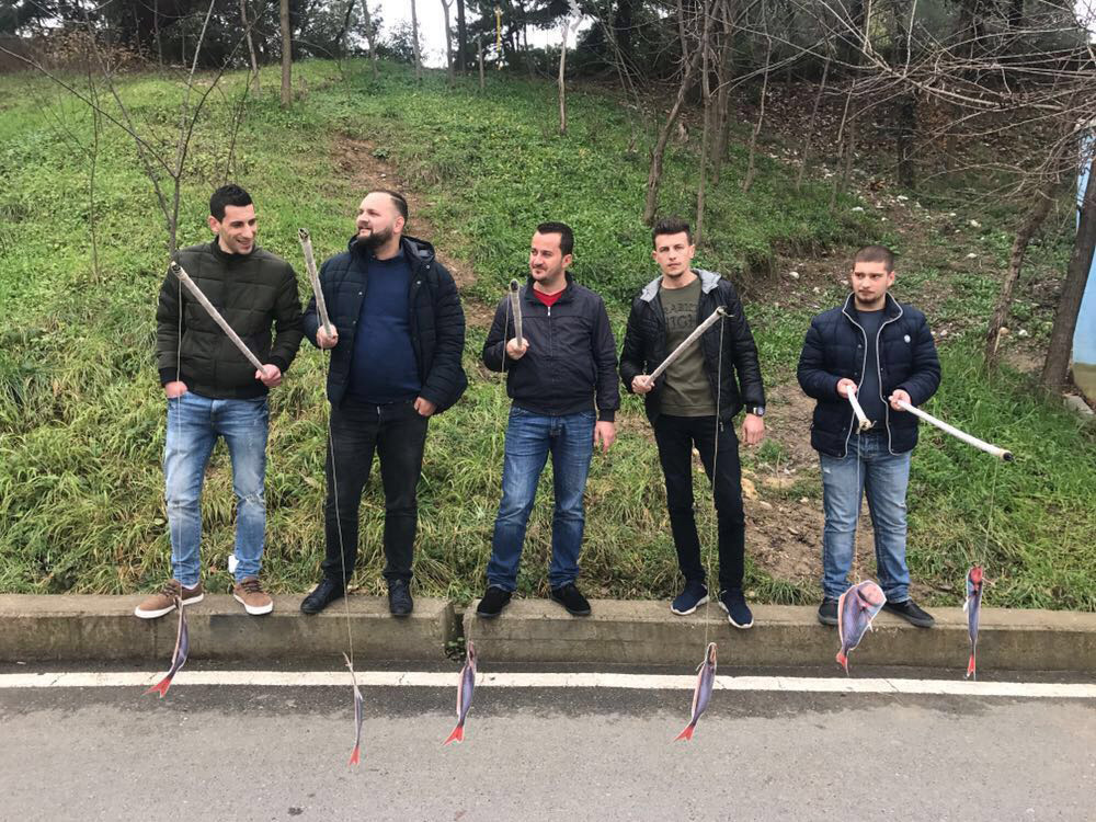 VIDEO & FOTO GALERI/ Te “dera” e Asamblesë së PS, fillon sezoni i gjuetisë së “peshqve të mëdhenj”
