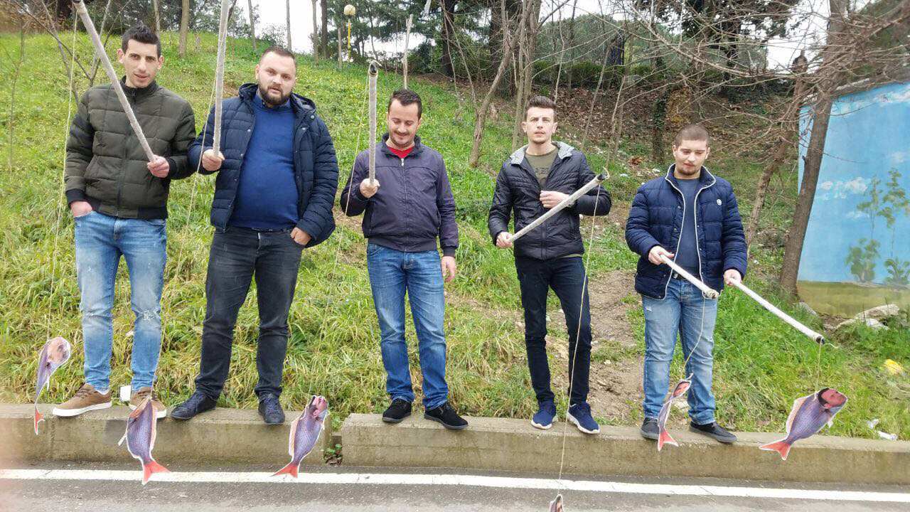 VIDEO & FOTO GALERI/ Te “dera” e Asamblesë së PS, fillon sezoni i gjuetisë së “peshqve të mëdhenj”
