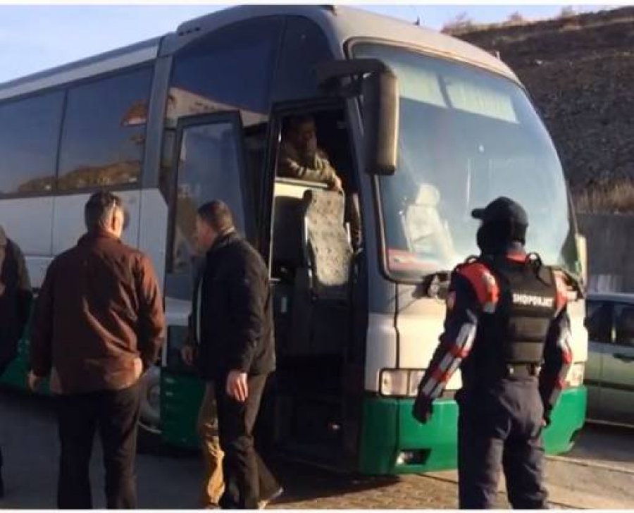 VIDEO LAJM/ Shkodër, Policia nis provokimet e para