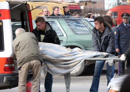 TIRANË/ Gjendet nudo dhe i vdekur në shtëpi