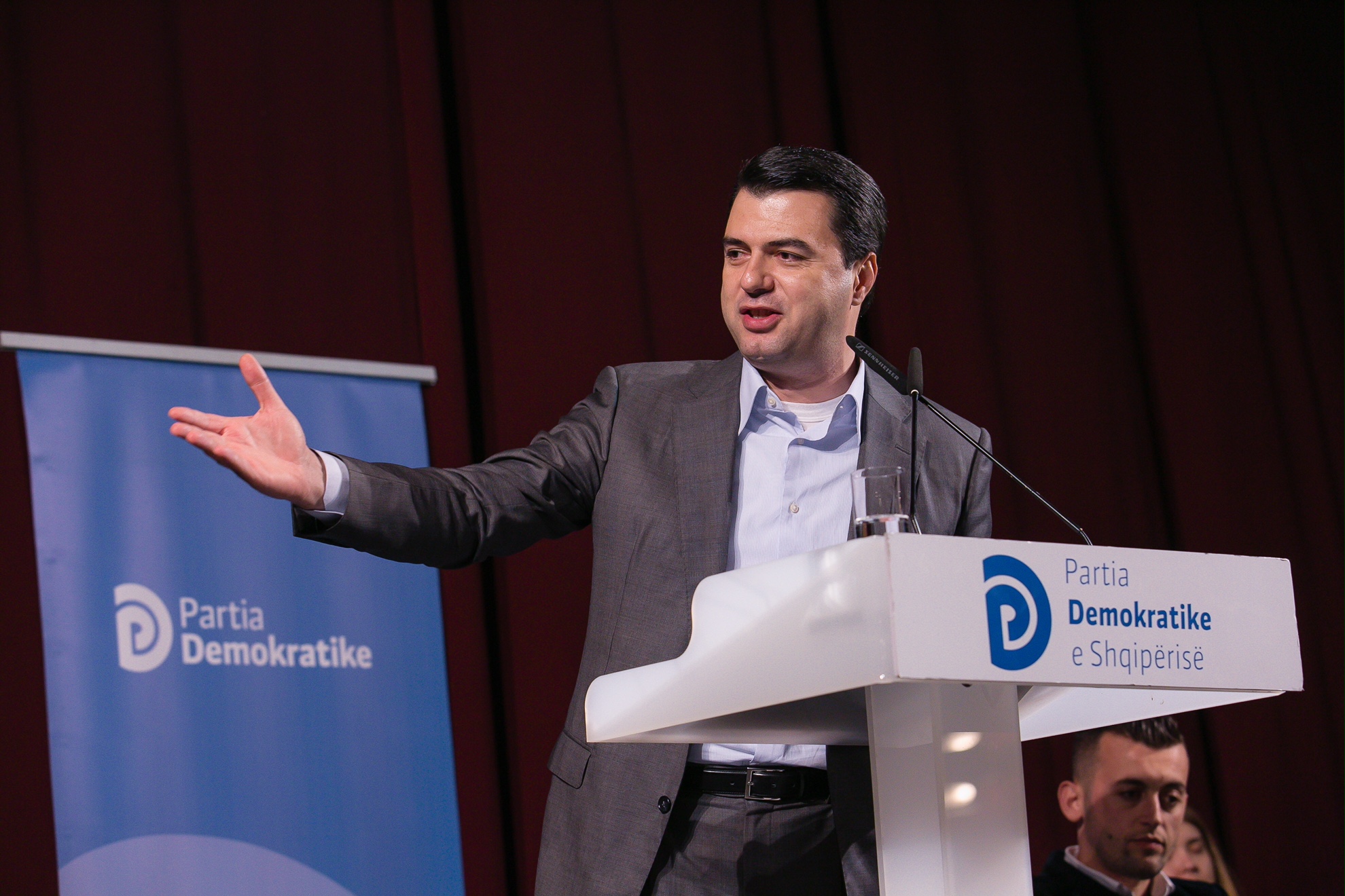 “Këta burra të qeverisë i lidh kodi i heshtjes”. Por ka një përgjim që i trondit