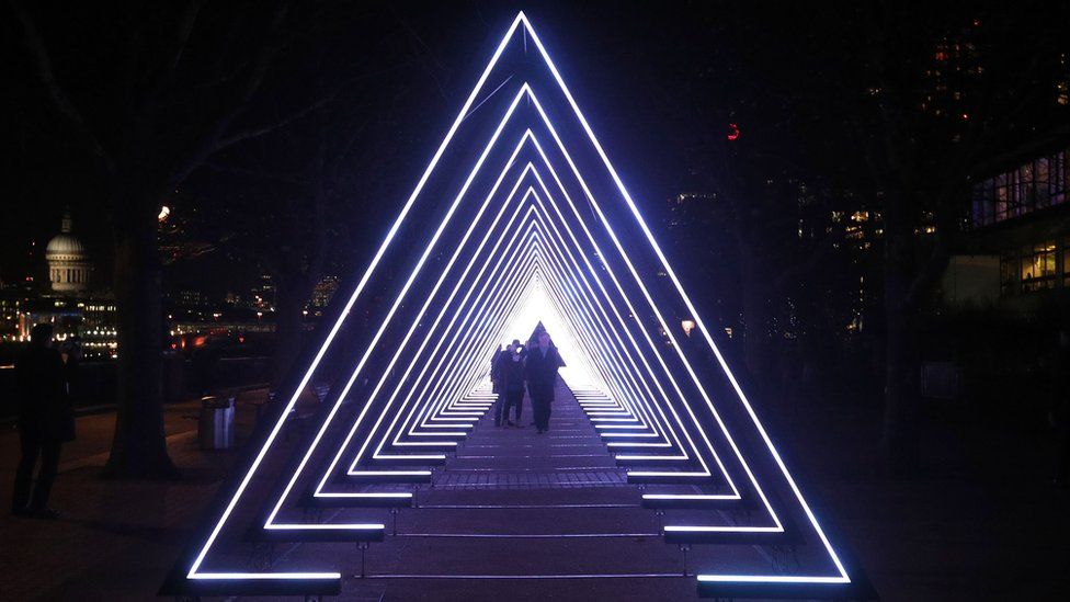 FOTO GALERI/ Festivali i dritave, pamje të rralla në mes të Londrës