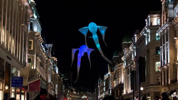 FOTO GALERI/ Festivali i dritave, pamje të rralla në mes të Londrës