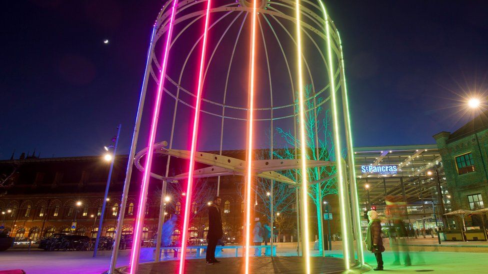 FOTO GALERI/ Festivali i dritave, pamje të rralla në mes të Londrës