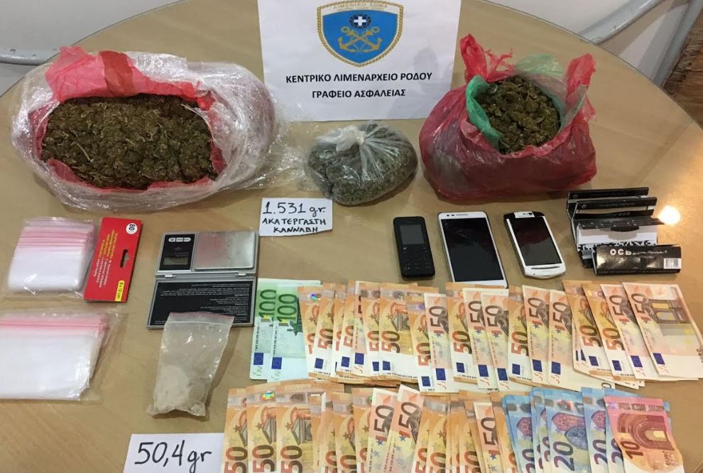 FOTO/ Greqi, goditet grupi që trafikonte drogë, në pranga 5 shqiptarë për 1.5 kg kokainë