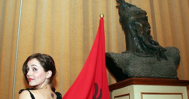 SKANDALI/ Eliza Dushku rrëfen skenën e përdhunimit në moshën 12-vjeçare