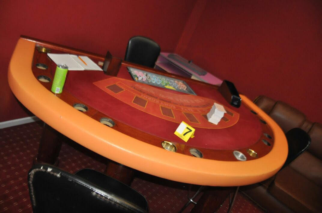 EMRI & FOTO GALERI/ Kurbin, arrestohet shpërndarësi i kokainës në kazino, “merr në qafë” edhe pronarin