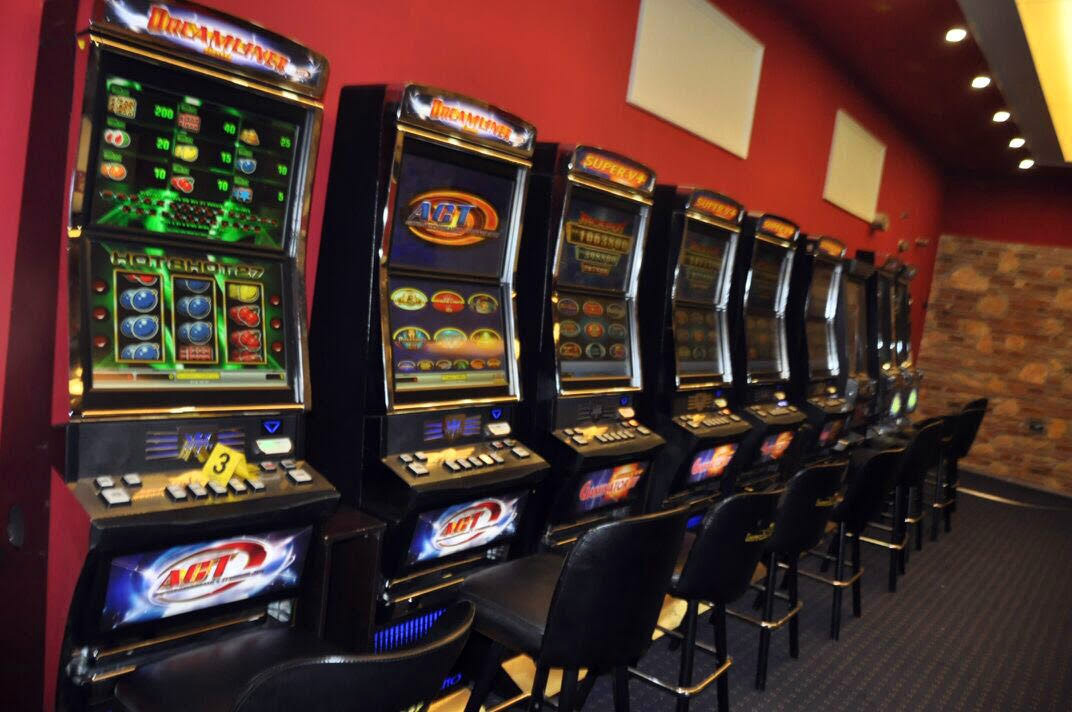 EMRI & FOTO GALERI/ Kurbin, arrestohet shpërndarësi i kokainës në kazino, “merr në qafë” edhe pronarin