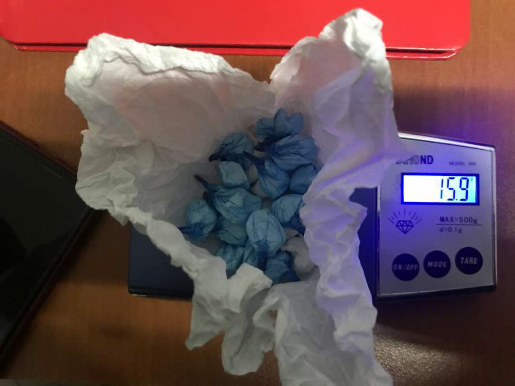 FOTO & EMRI/ Tiranë, prangoset taksisti, ja sa doza kokaine ju gjetën duke shpërndarë