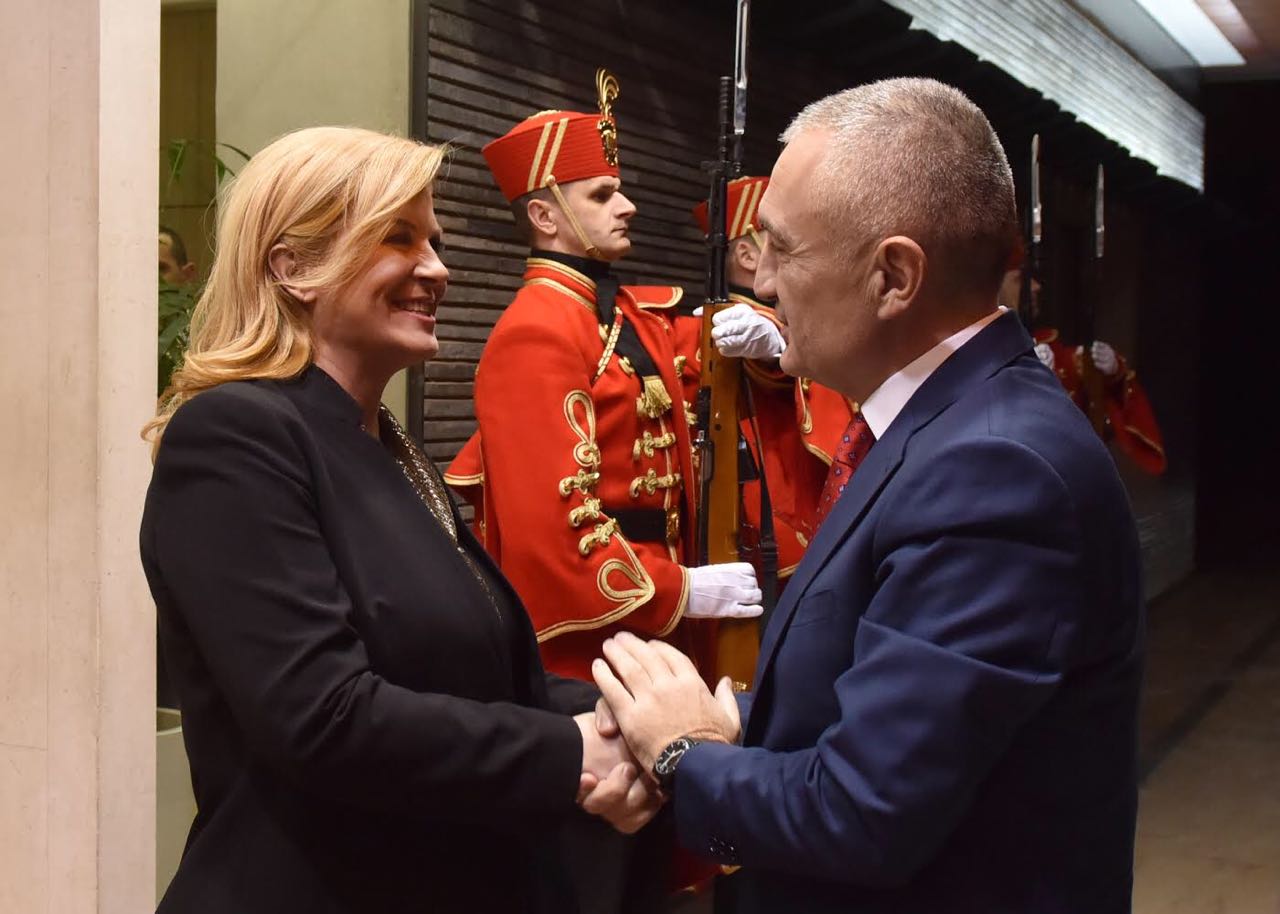 Presidenti Meta takohet me Presidenten kroate, Kolinda Grabar-Kitarović