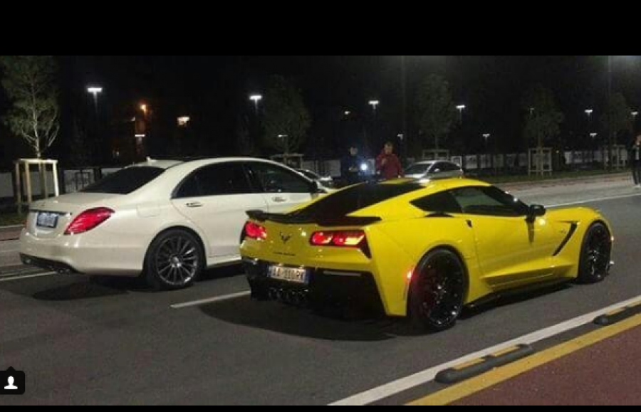 FOTO & VIDEO GALERI/ Të rinjtë “pushtojnë” Bulevardin me makinat luksoze, “tërbojnë” Tiranën në mes të natës