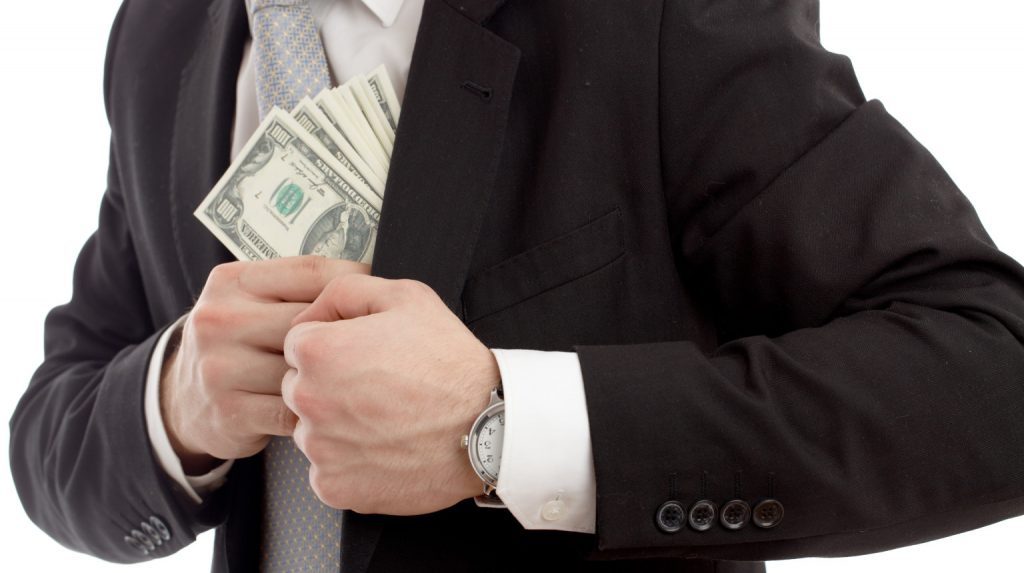 RAPORTI/ Vitit 2017, 82% e pasurive t krijuara, në duart e vetëm 1% të pasurve