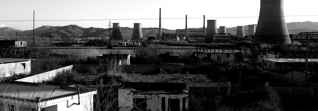 Tregtarët e mëdhenj të naftës blejnë rafinerinë e Fierit