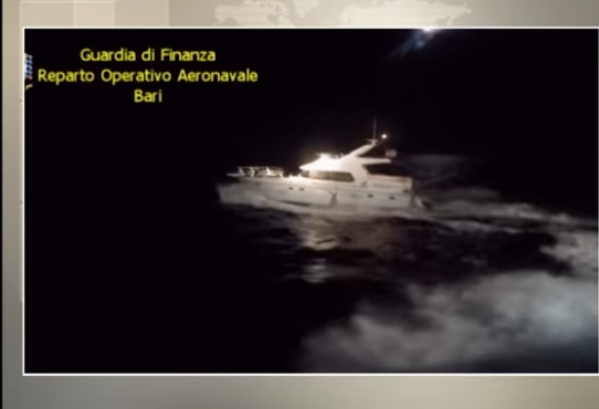 Zhduket gomonia që po ndiqej në det, dështojnë policitë e tri vendeve dhe Cougar-i i ushtrisë