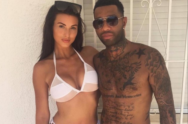 FOTO GALERI/Ish-ylli i Liverpulit poston video të nxehta me gruan, ja sa euro fiton në një minutë