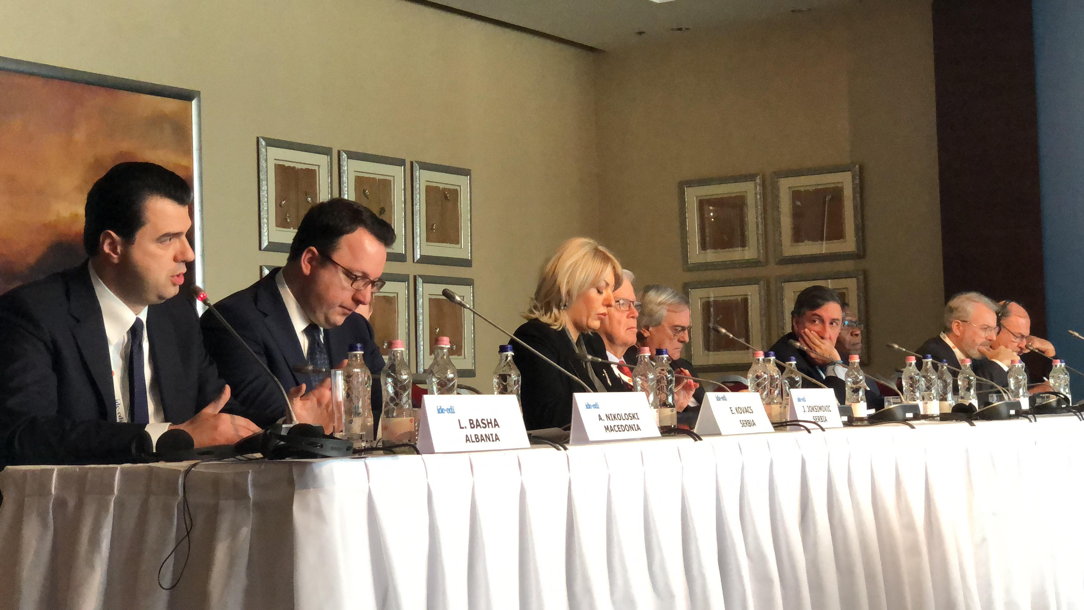 FOTO GALERI/ Basha nga Budapesti: Anëtarësim në BE aspiratë kombëtare, por qeveria në 5 vjet në vend numëro