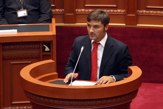 VIDEO/ Alibeaj “kërcënon”: Te Burgu 313 është një qeli bosh, por nuk ju merr të gjithëve