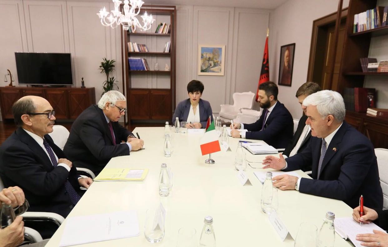 Prokurori italian i Antimafias takon Fatmir Xhafajn dhe Arta Markun