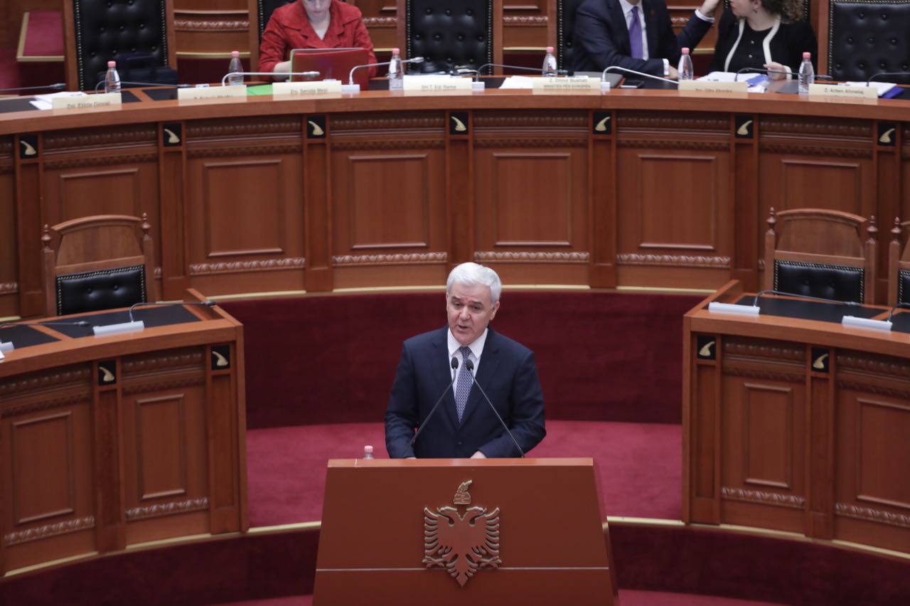 VIDEO/ Deputeti demokrat, akuza të rënda: Policia sot imazhi i Audit 003 GB, me pasagjerë qeveritarë