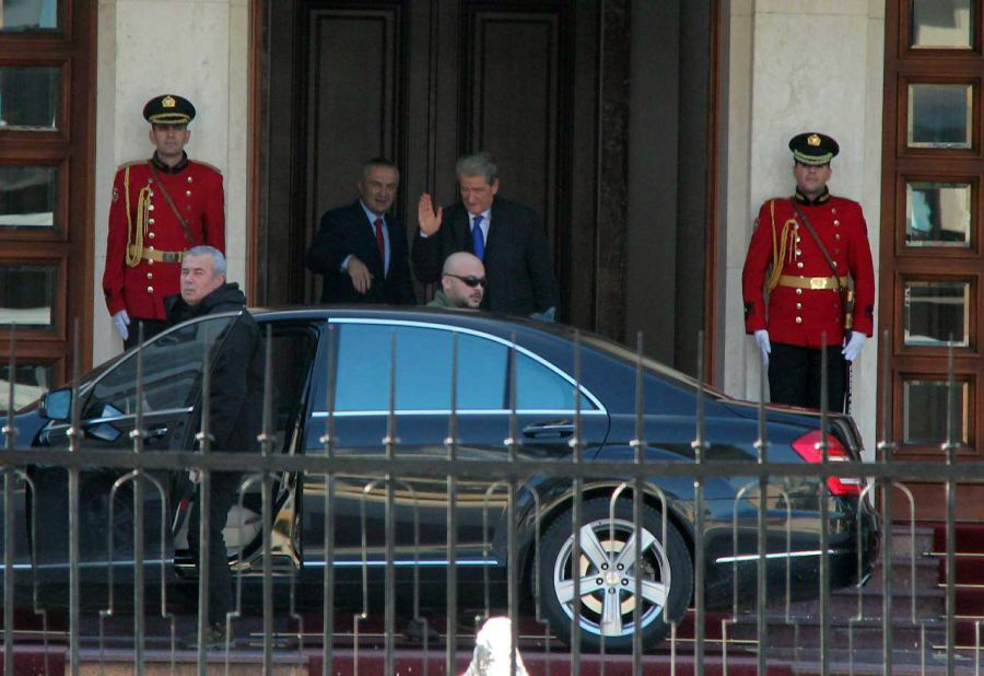 FOTO GALERI/ Marrëveshja me Greqinë, Ilir Meta pret Sali Berishën në Presidencë