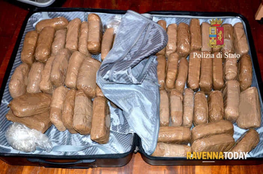 FOTO GALERI/ Itali, sekuestrohen 41 kg heroinë e cila “fliste edhe shqip”