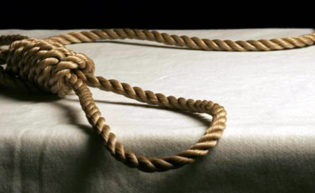 DETAJE/ Patos, vrasja e gruas, si u zbulua njolla e zezë në qafën e së mbyturës: Mos ia prekni shallin, e ka amanet nga vajza