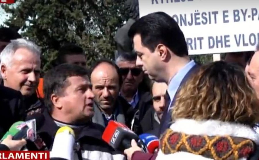 Punëtorët e bypassit të Vlorës e Fierit në protestë para Kuvendit, Basha zbulon skemën e korrupsionit të Ramës e Gjiknurit