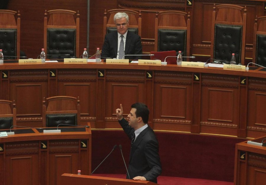 VIDEO/ Basha: Flisni për Vetting në Polici, por keni zgjedhur një Prokuror për të mbyllur dosjen e vëllait të Fatmir Xhafajt dhe të Saimir Tahirit