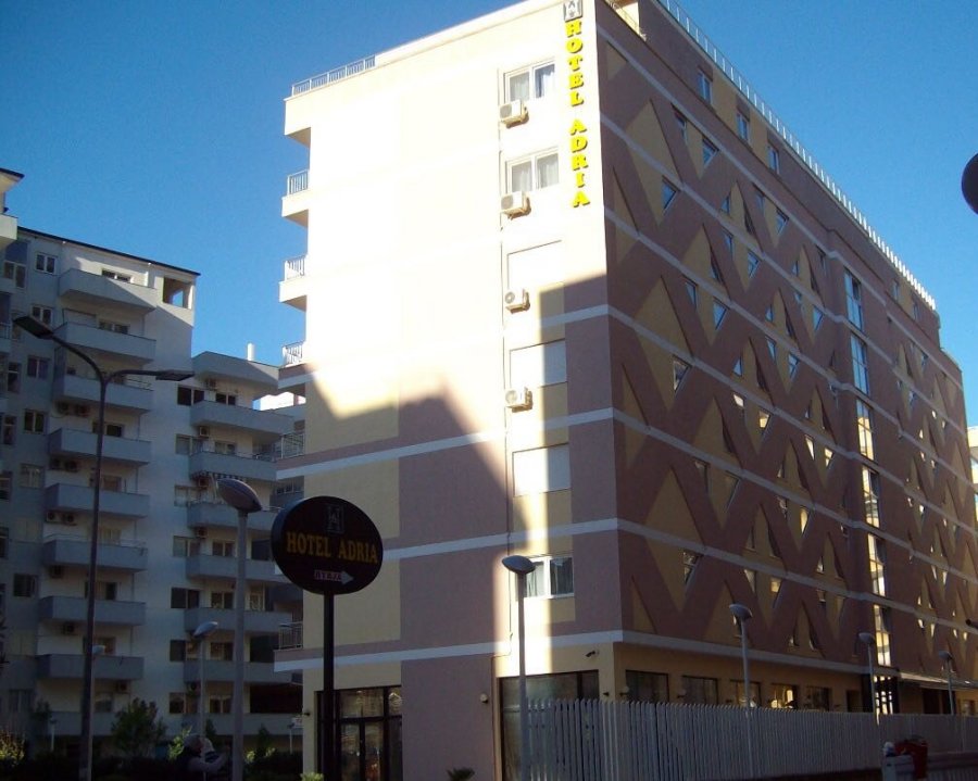 FOTO GALERI/ Lezhë, sekuestrohen 1.4 milionë euro pasur një grupi kriminal