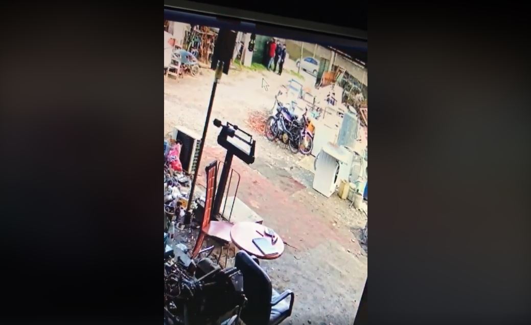 VIDEO SKANDAL/ “Bandat me uniformë të Lal Plehut keqtrajtojnë si kriminel qytetarin!”