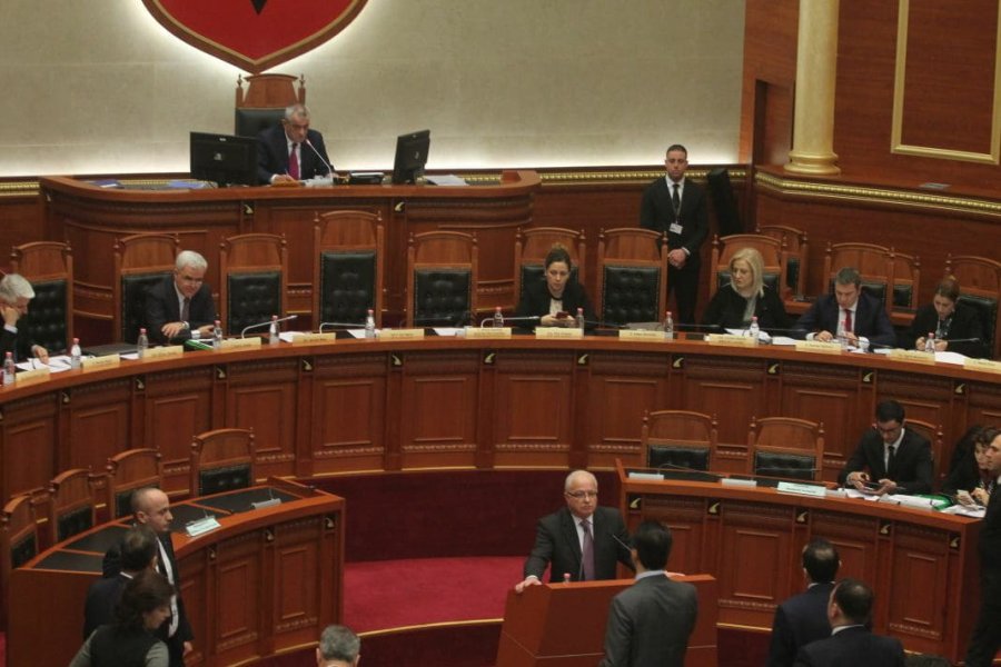 Gramoz Ruci për Nezar Seitajn përjashton Edmond Spahon nga seanca e Kuvendit